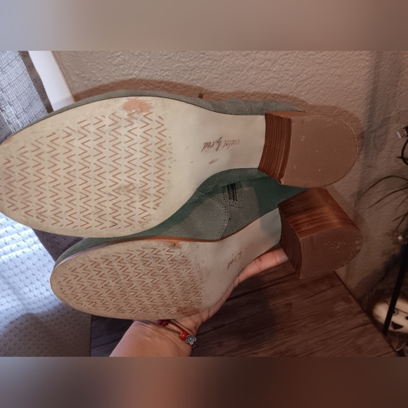 Violet & Red Boots - Picture 8 of 8